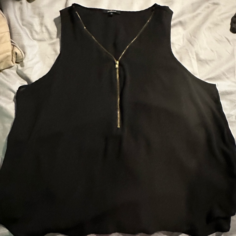 Tank top with zipper.